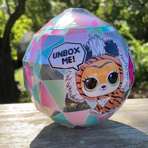 ⚜️Lol Surprise Fluffy Pets Winter Disco! NWT! - Picture 2 of 9